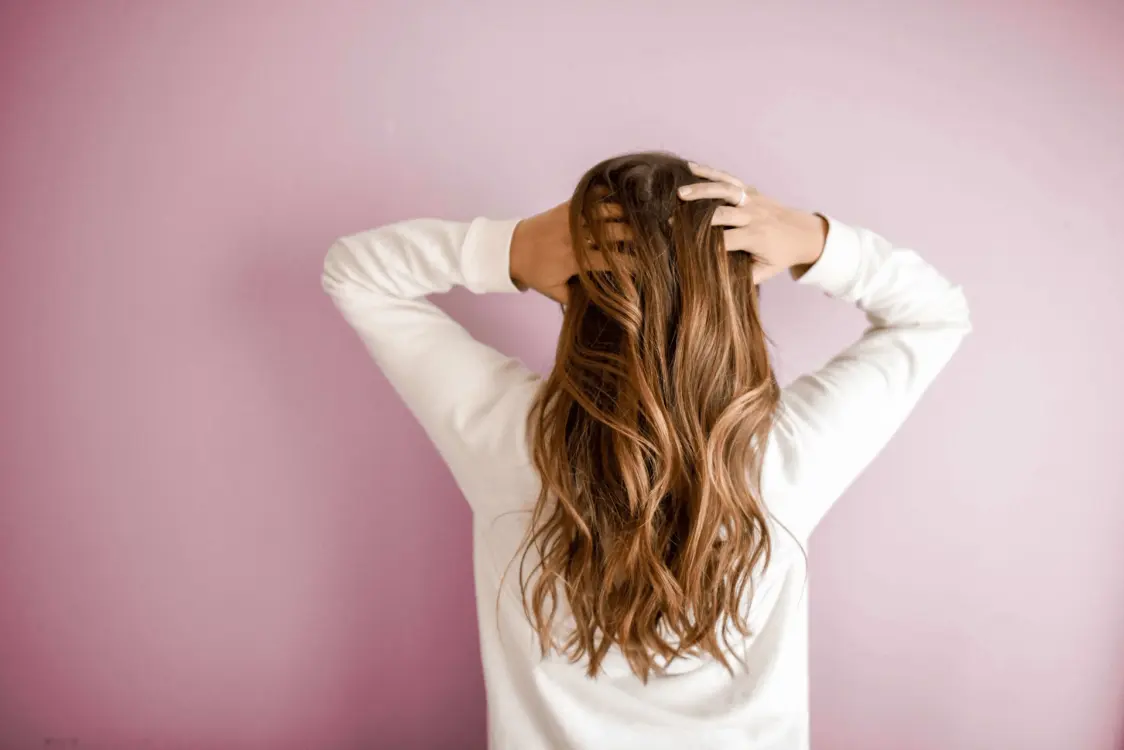 Интензивна подхранваща терапия за коса – подходяща ли е за мен и какво трябва да зная за нея?